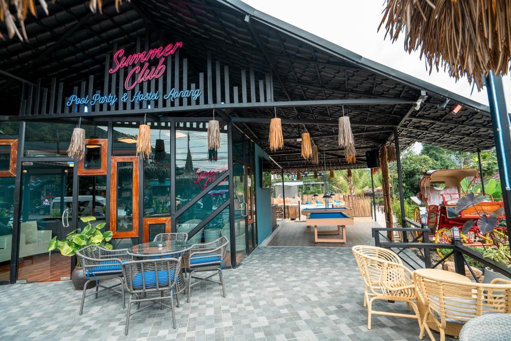 Restaurace v ubytování Summer Club and Hostel Ao Nang