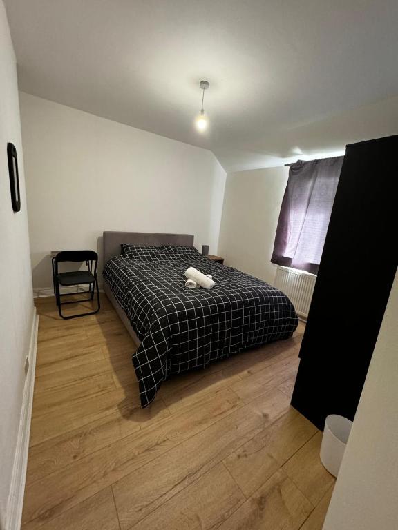 Postel nebo postele na pokoji v ubytování Double bed D2 Greater Manchester