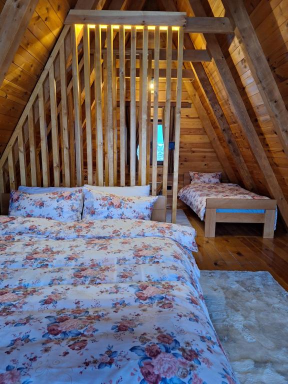 Postel nebo postele na pokoji v ubytování Valley of Dreams Žabljak