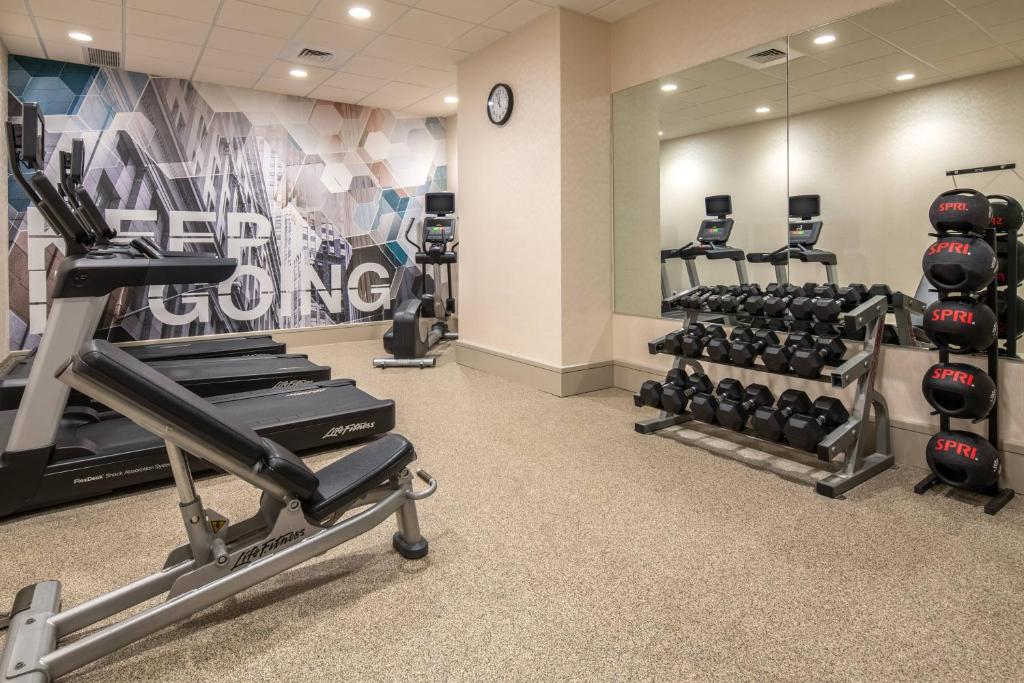 Fitness centrum a/nebo fitness zařízení v ubytování SpringHill Suites Seattle Downtown, South Lake Union