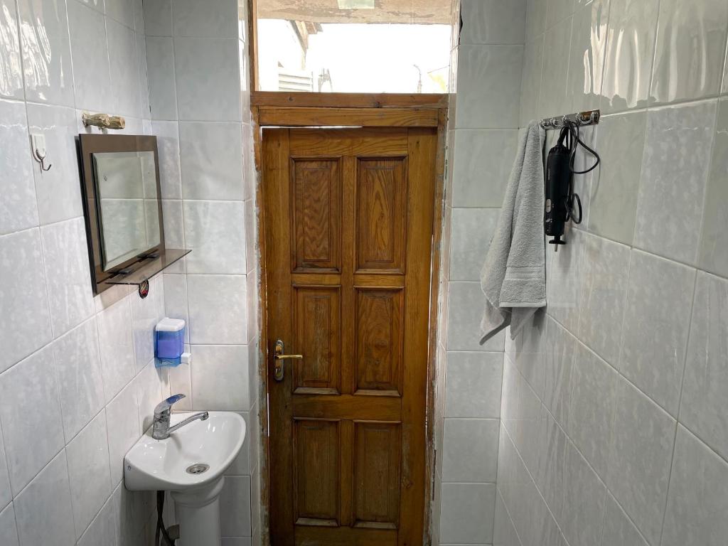 Koupelna v ubytování GuestHouse Sagarejo