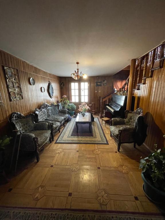 Posezení v ubytování GuestHouse Sagarejo