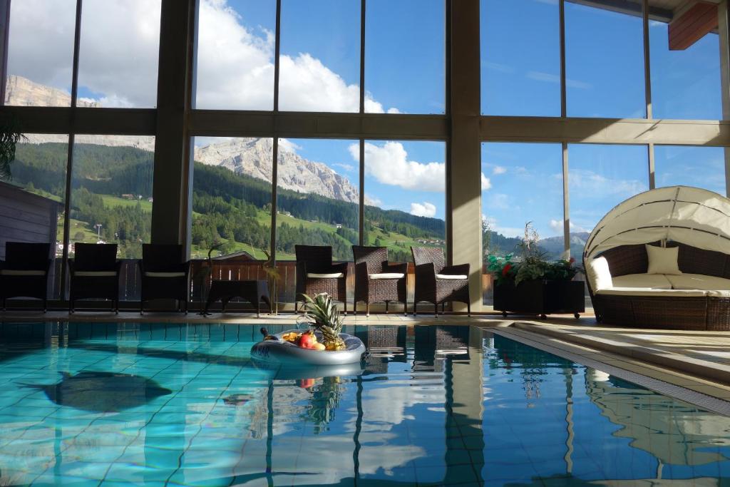 Nespecifikovaný výhled na hory nebo výhled na hory při pohledu z hotelu