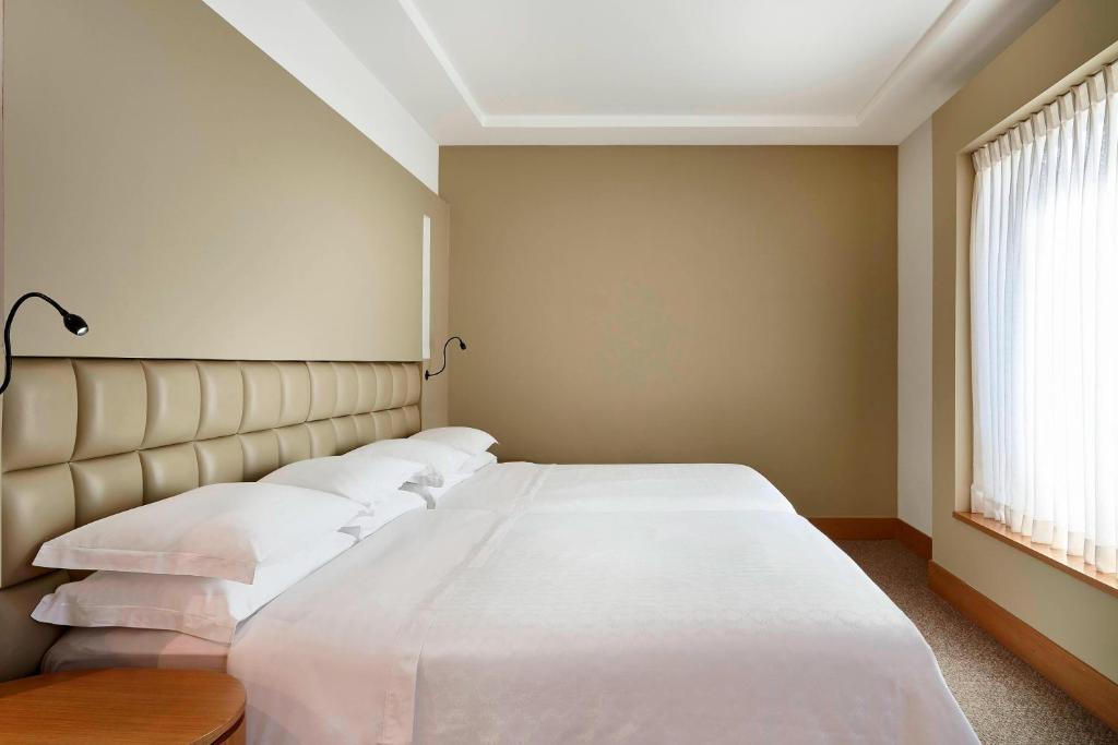 Sheraton São Paulo WTC Hotel - Club, Guest Room, 2 Twin/Single Bed(s)