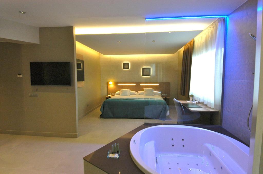 Felix Hotel - Suite With Hot Tub Chardonnay