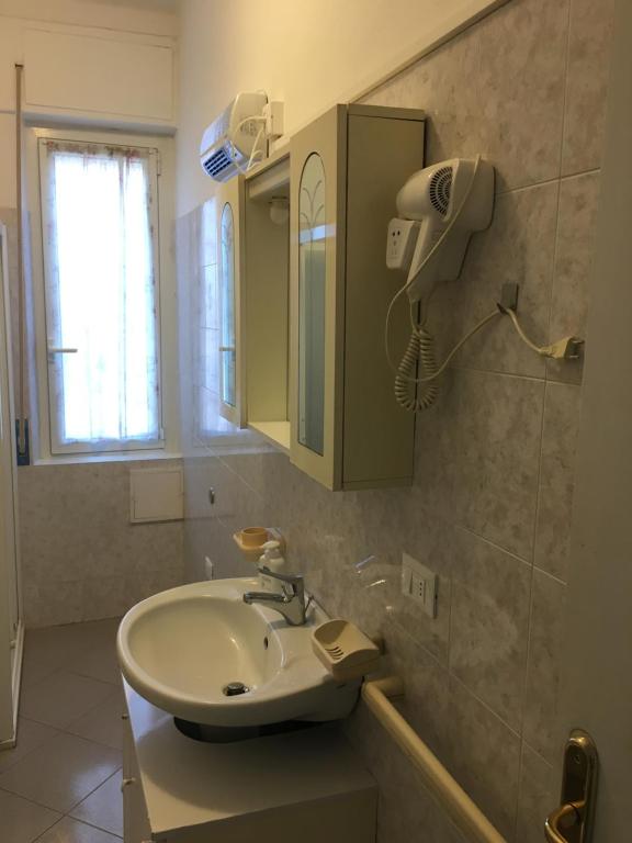 A bathroom at Appartamento MIRAMARE, 2 camere, cucina, bagno,