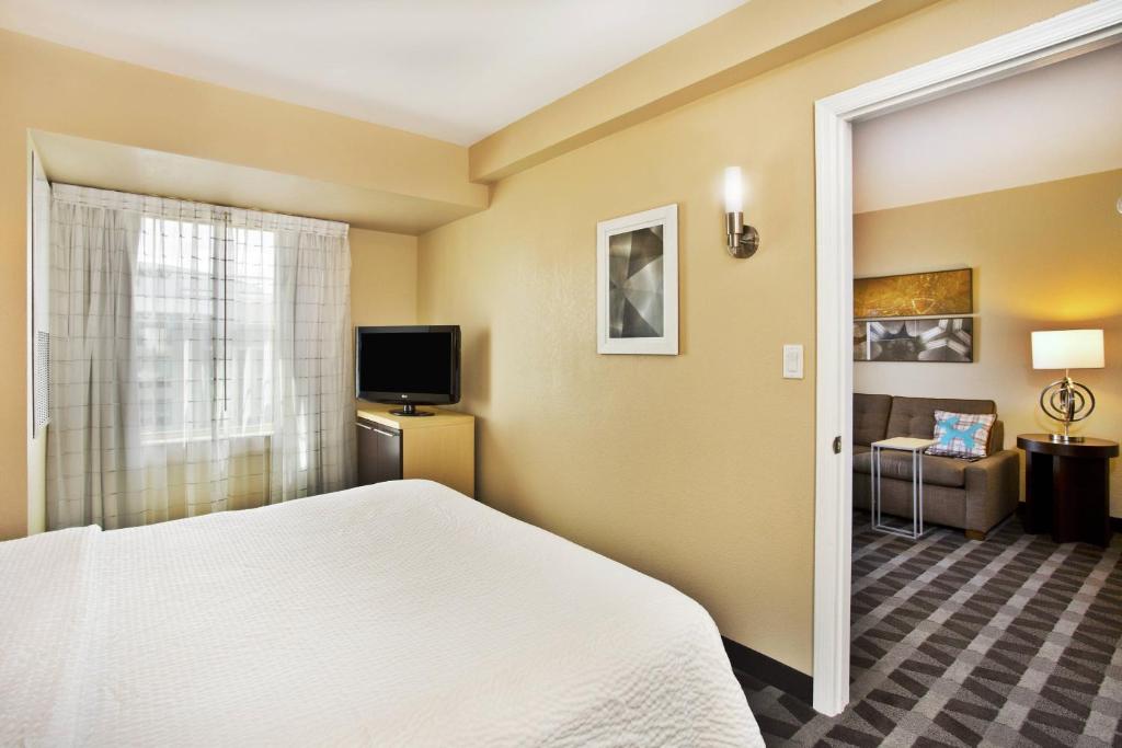 TownePlace Suites Republic Airport Long Island Farmingdale - Suite De 2 Dormitorios