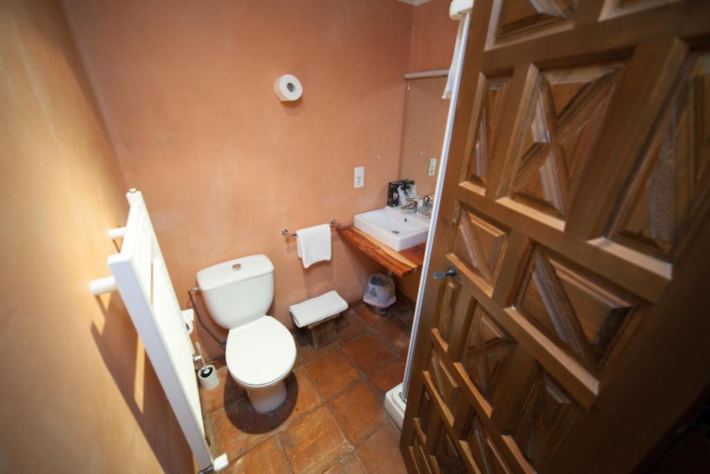 A bathroom at Hotel Restaurante Doña Anita