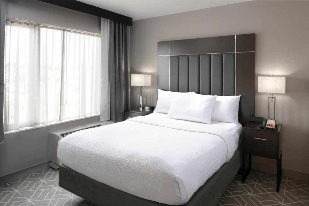 TownePlace Suites by Marriott Providence North Kingstown - King Studio With Sofa Bed - Hearing Accessible
