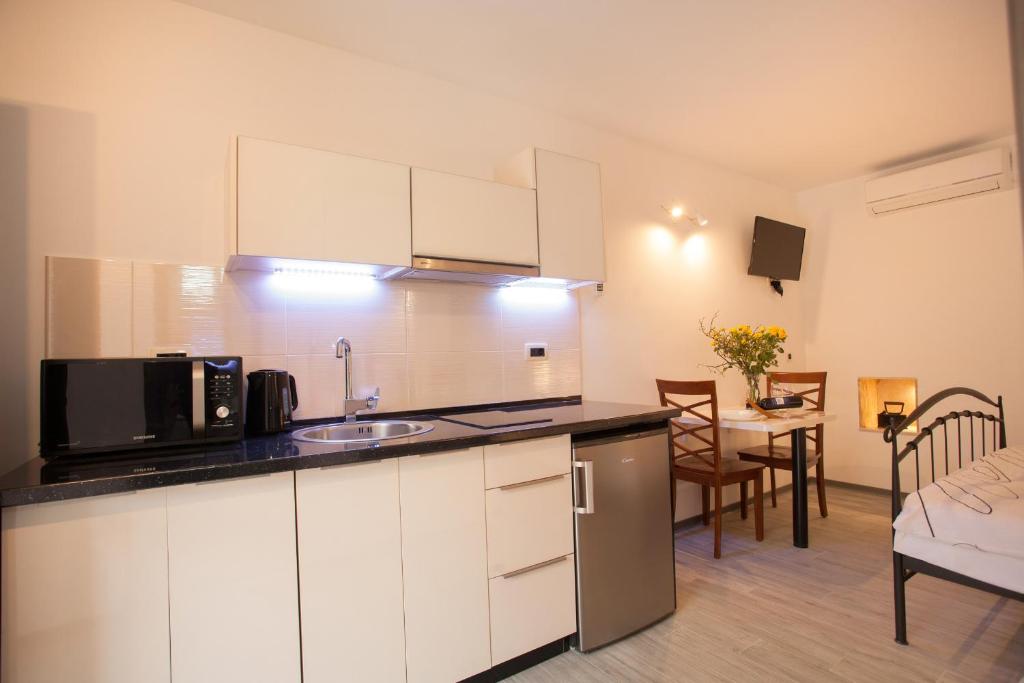 Apartments & Room Kartolina - 13