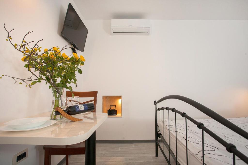 Apartments & Room Kartolina - 4