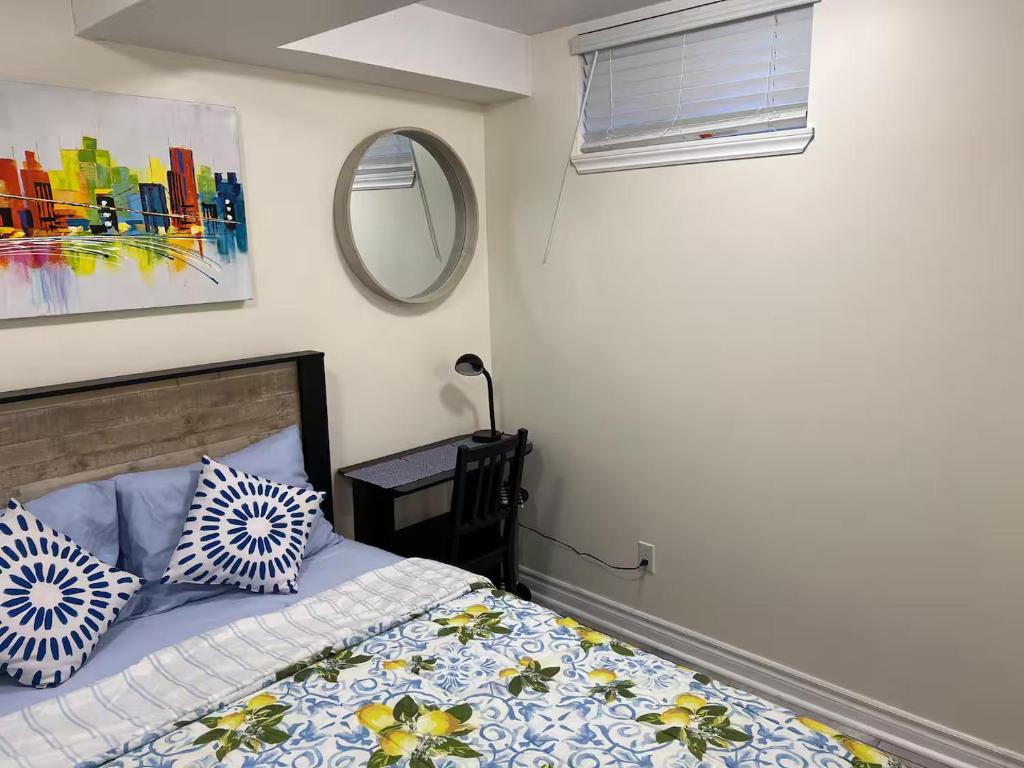 Postel nebo postele na pokoji v ubytování Stylish City Escape