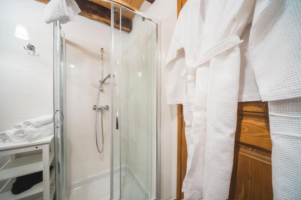 Koupelna v ubytování Portole Suites