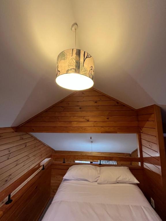 Smoke Lake Hot Springs Lodge & Camp - Resim 7