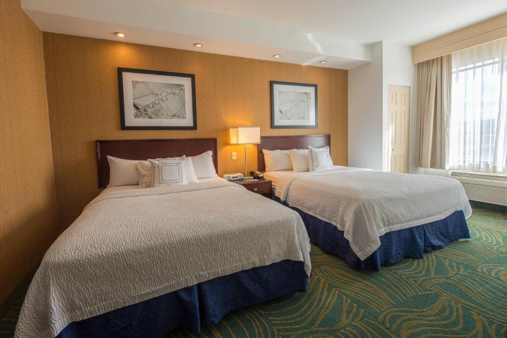 Postel nebo postele na pokoji v ubytování SpringHill Suites Ridgecrest