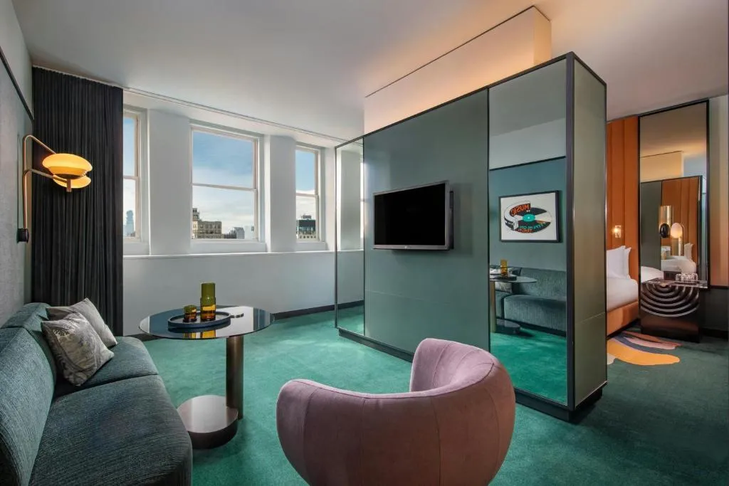 Deluxe King Suite