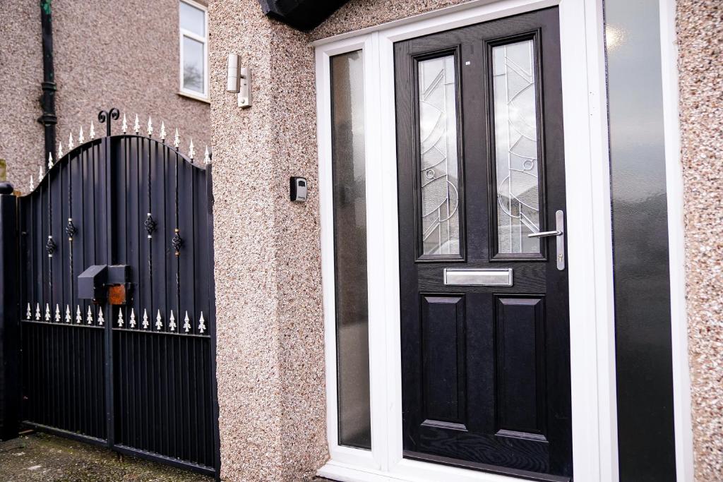 Fotografie z fotogalerie ubytování Awesome Coventry Home for Business Contractors and Suitable for families with Free Parking 14mins from NEC v destinaci Coventry