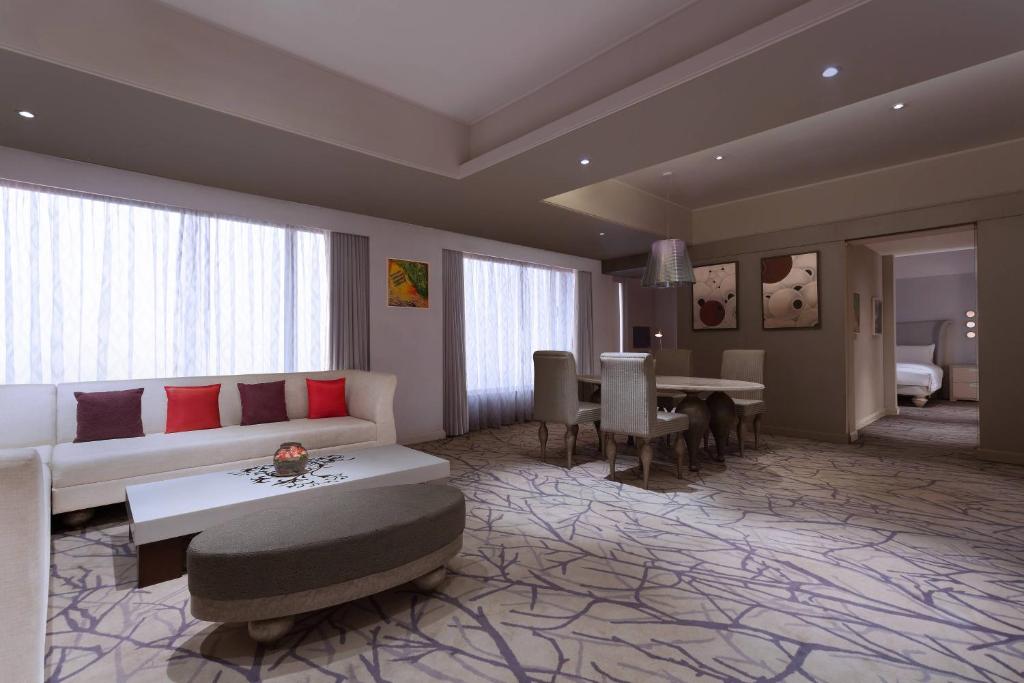 Posezení v ubytování Le Meridien Gurgaon, Delhi NCR