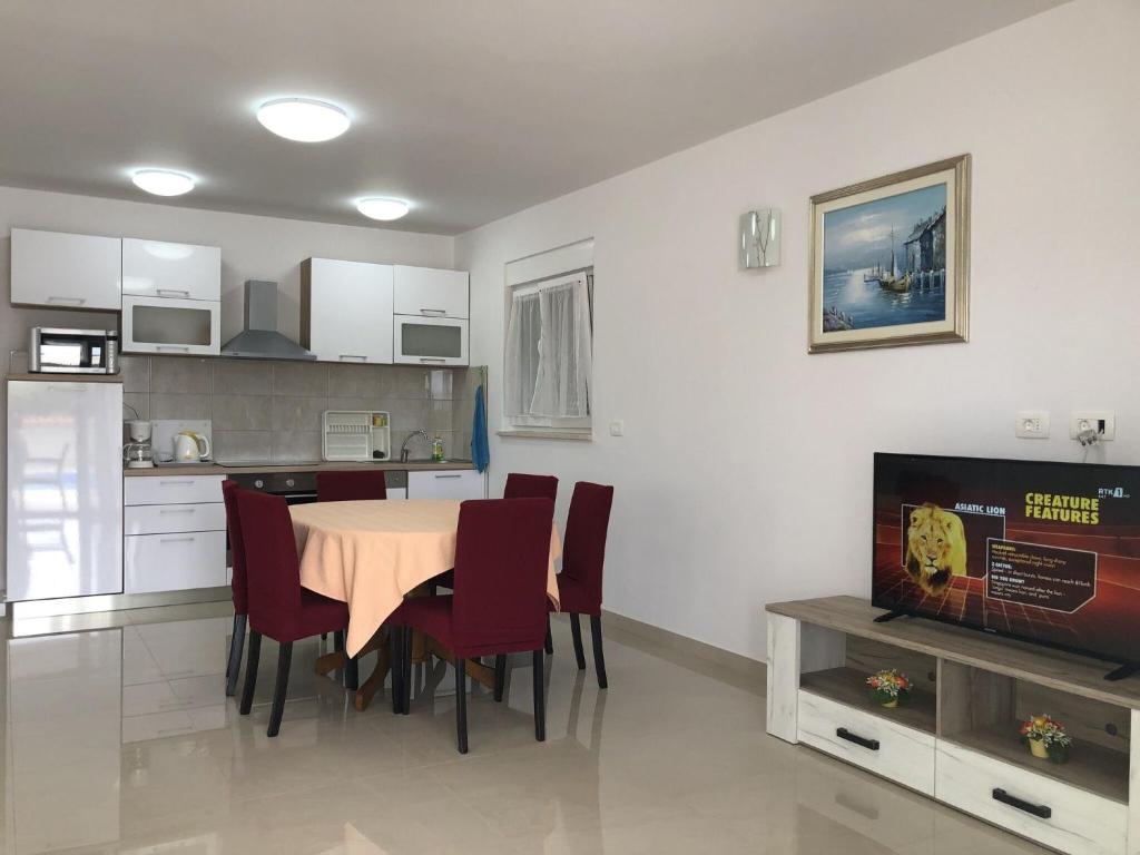 Kuchnia lub aneks kuchenny w obiekcie House LjubaV
