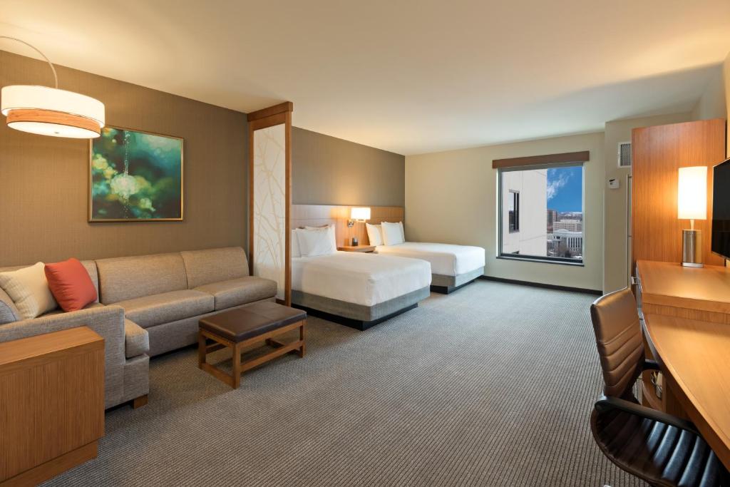 Hyatt Place Denver Downtown - Room Queen Con Ducha Enrollada - Movilidad Accesible
