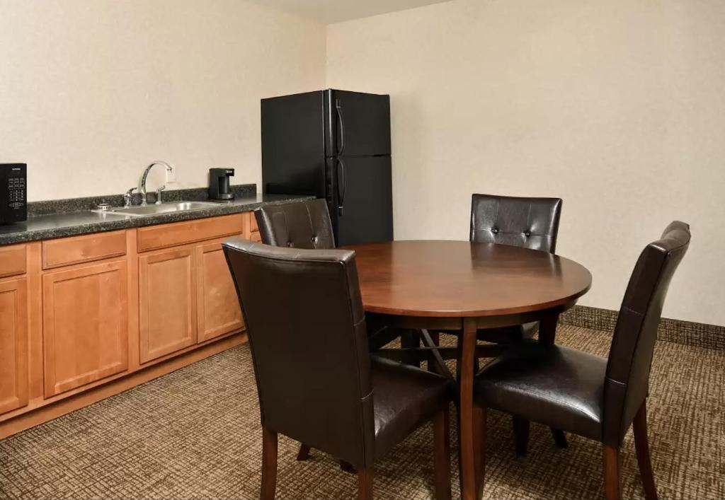 Comfort Inn & Suites Madison North photo