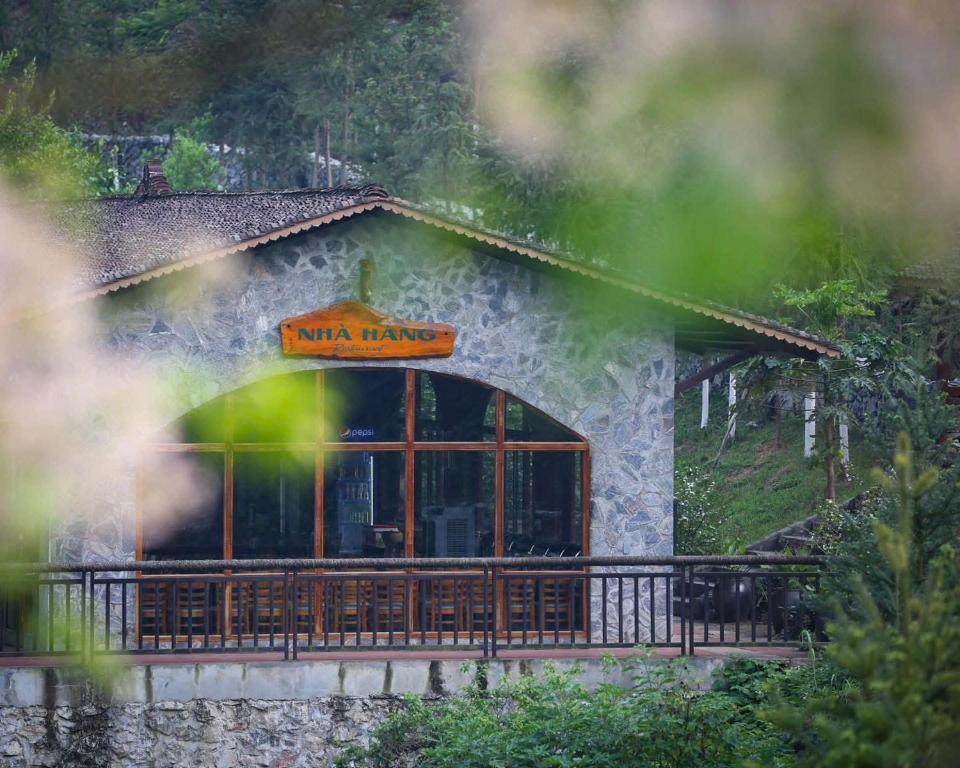 Zahrada ubytování H'mong Village Resort Ha Giang