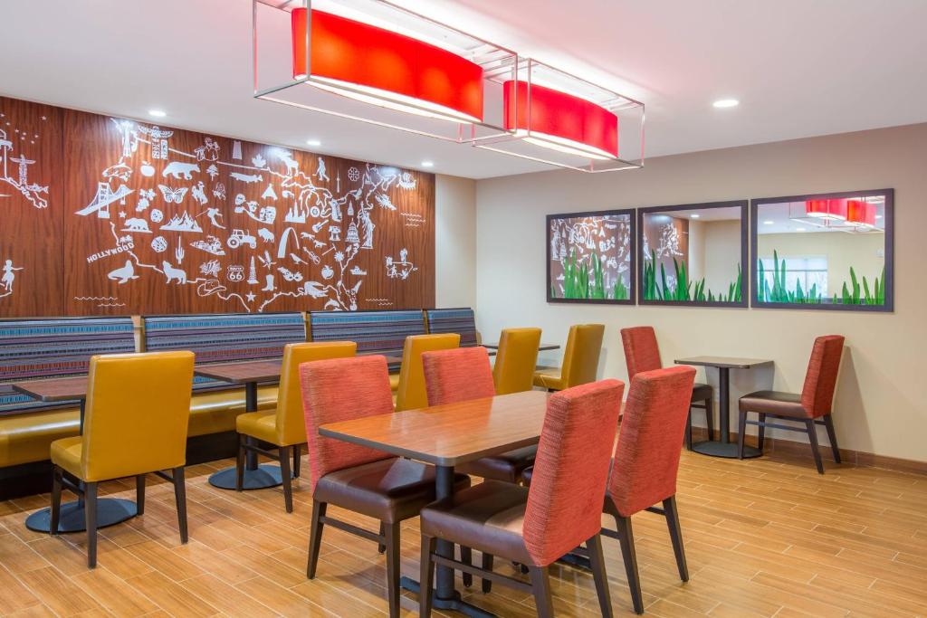 TownePlace Suites by Marriott Olympia photo