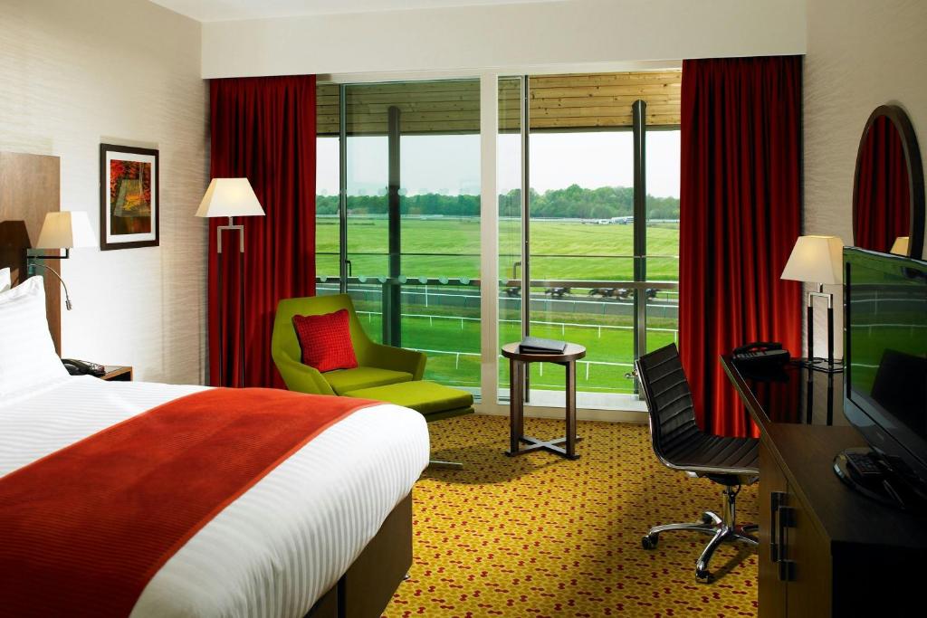 Lingfield Park Marriott Hotel & Country Club - 