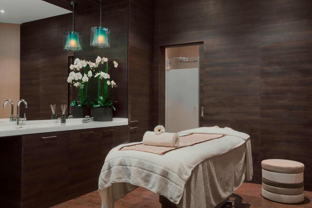 Sheraton Club des Pins ResortSpa和/或其他健康设施