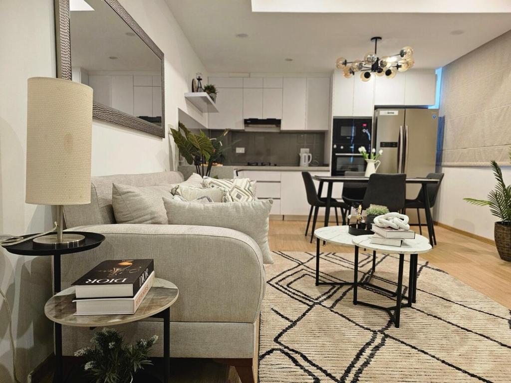 فضای داخلی Nala Host- 2BR ocean Breeze Apartment در ماله - تصویر ۳