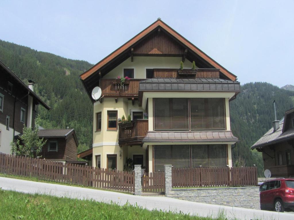 Budova, v ktorej sa apartmán nachádza