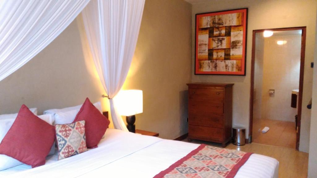 Villa Puri Ayu - Apartamento De Duas Camas Com Jardim