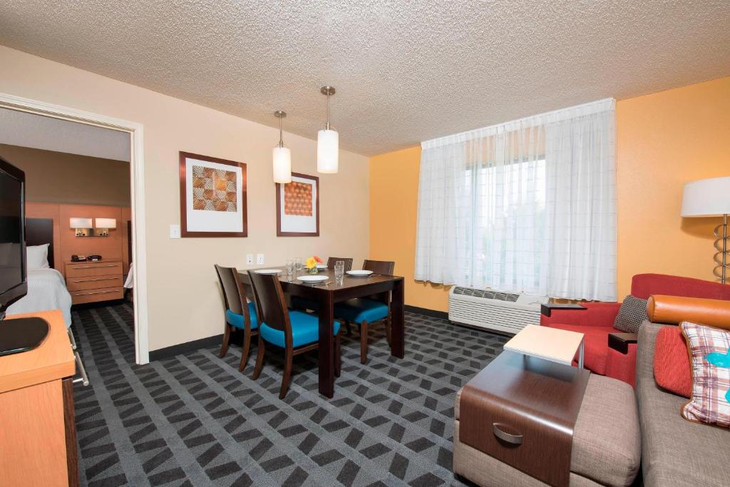 TownePlace Suites by Marriott Kalamazoo photo