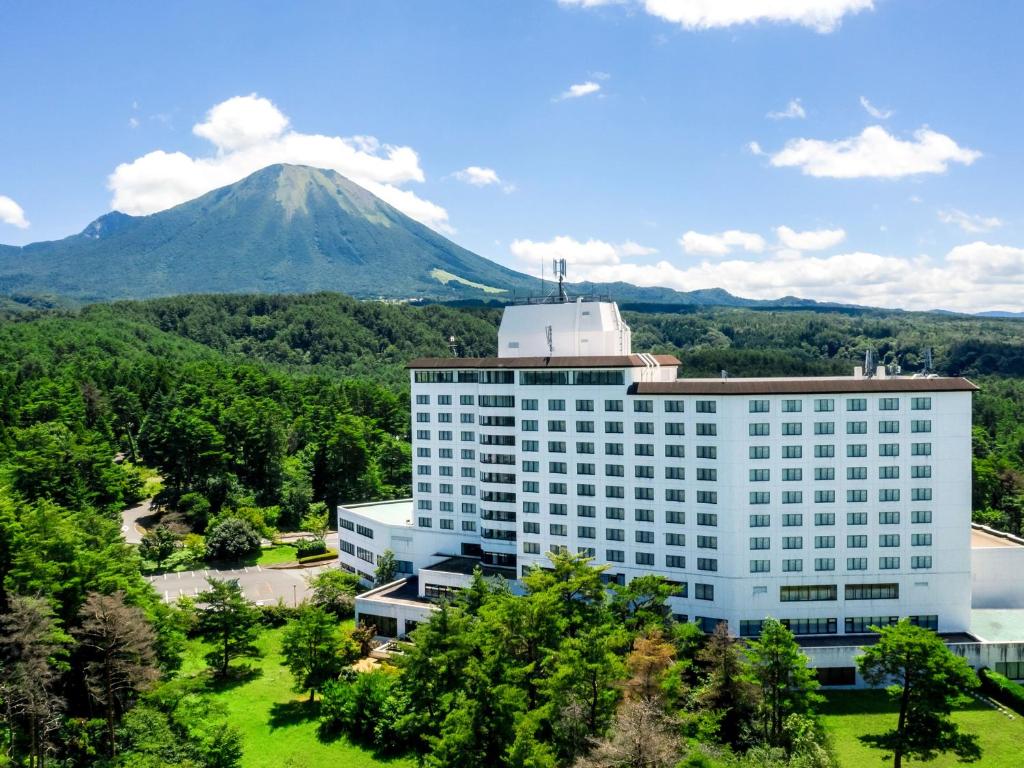 Pemandangan gunung umum atau pemandangan gunung yang diambil dari hotel