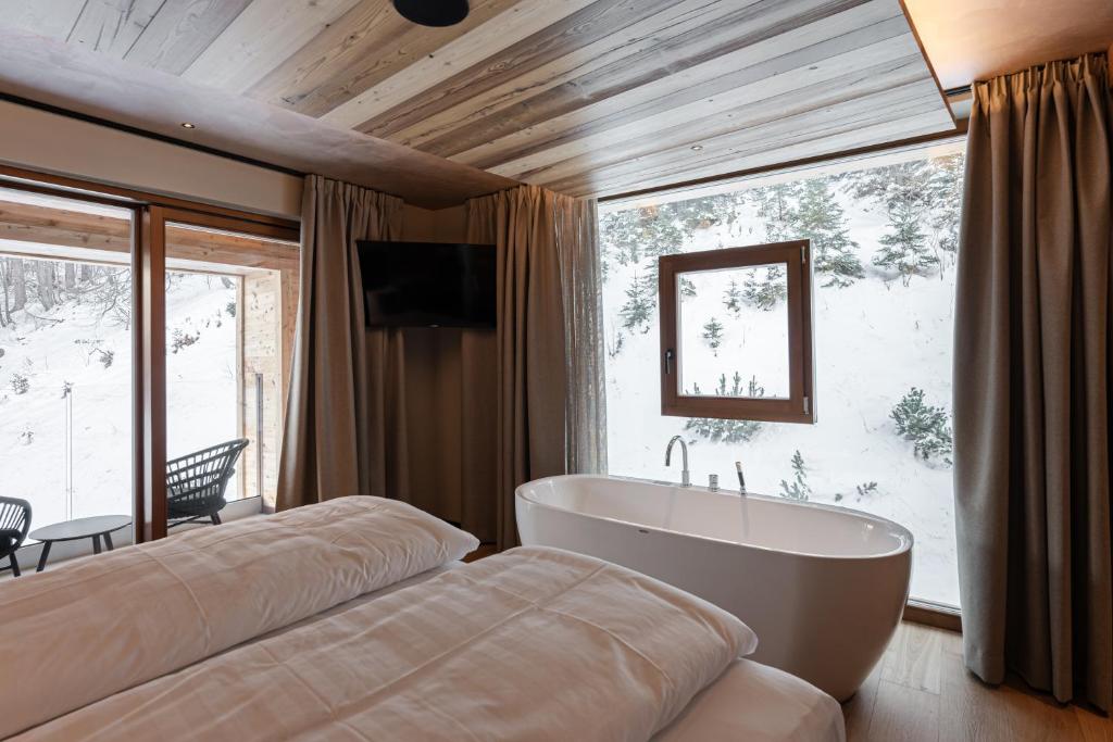 Postel nebo postele na pokoji v ubytování Cerana Relax Hotel