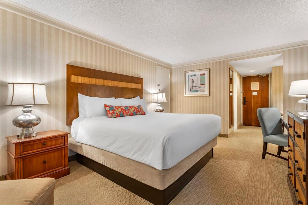 Omni Corpus Christi Hotel - Deluxe Room - 1 King Bed