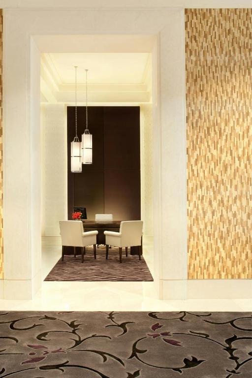 Posezení v ubytování The St. Regis Bangkok