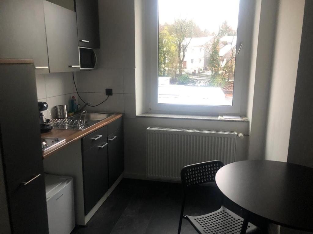 ENSAS Ferienwohnung Wuppertal Uellendahl-Katernberg 1Zi Apart - Apartment Mit 1 Schlafzimmer