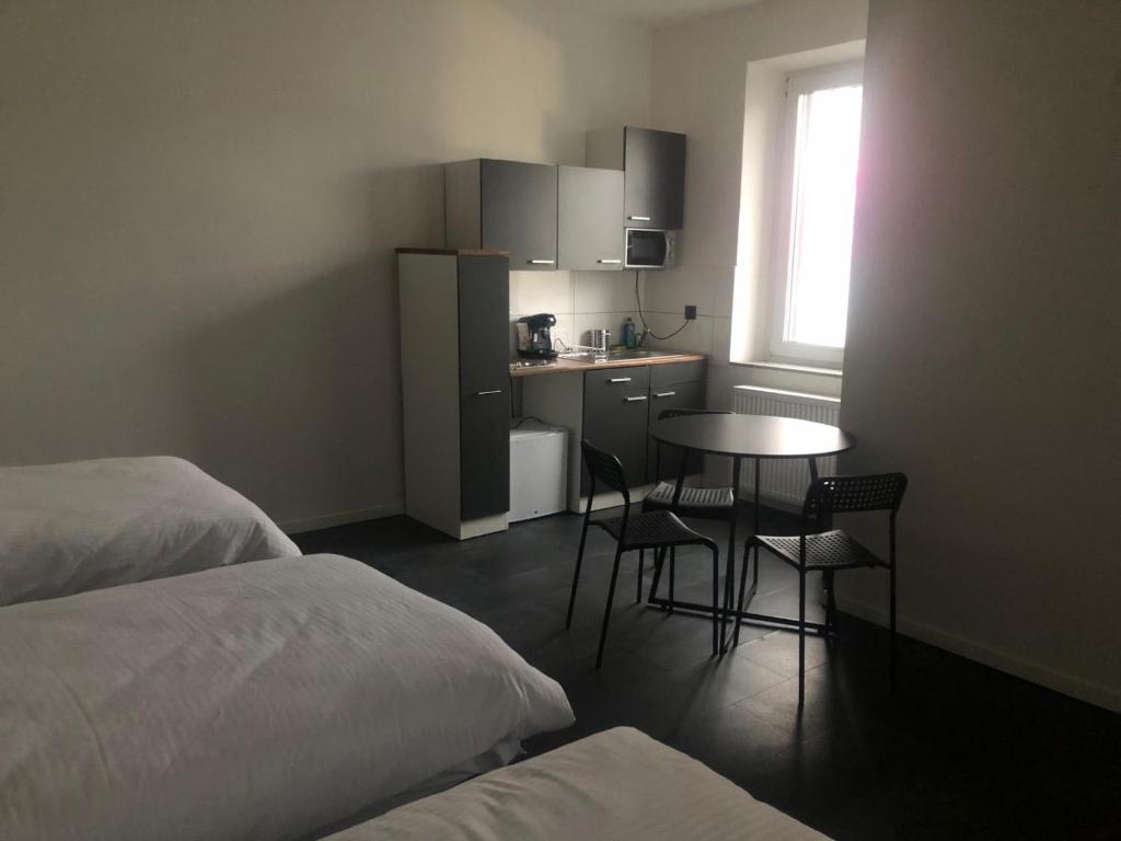 ENSAS Ferienwohnung Wuppertal Uellendahl-Katernberg 1Zi Apart - Housity