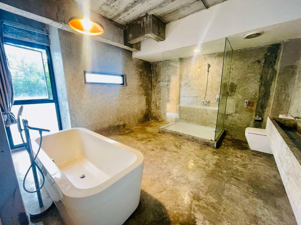 Ella Lamoon - Resim 10