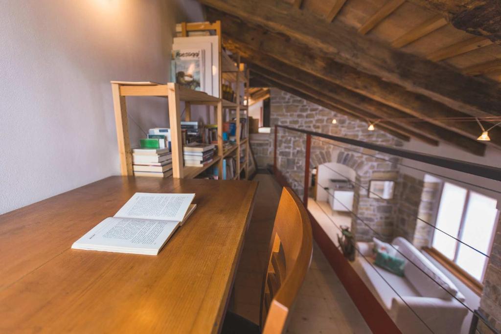Kuchyň nebo kuchyňský kout v ubytování Portole Suites