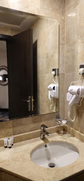 Koupelna v ubytování Al Hidayah Towers Hotel