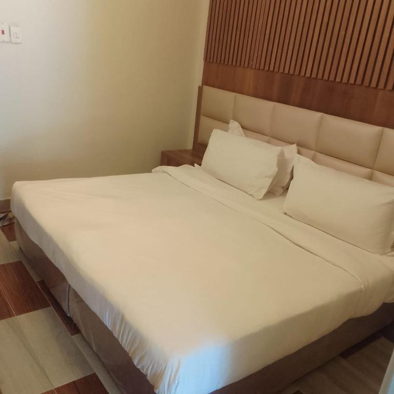 Radwa Ramada Resort - Superior King Room
