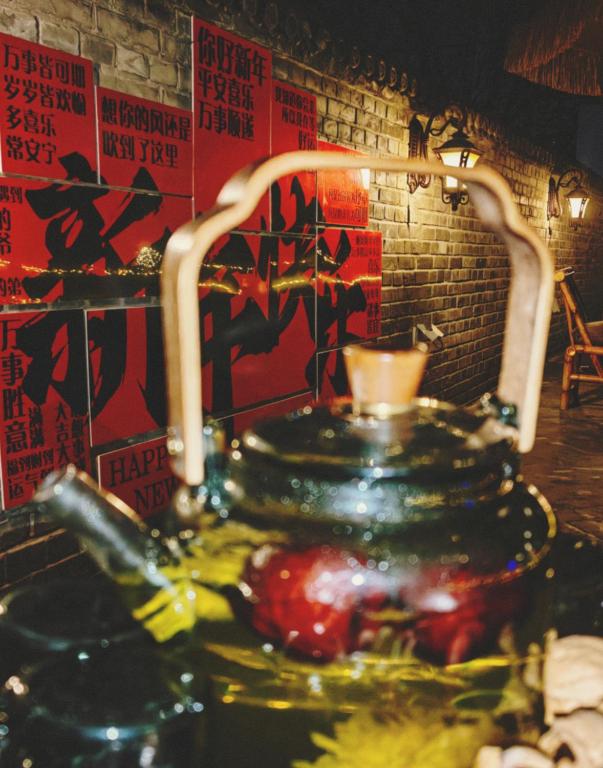 Fotografie z fotogalerie ubytování Hotel Cote Cour Deductive Beijing - Quadrangle close to Tiananmen Square & Forbidden City & Nanluoguxiang, Walk to Wangfujing, English speaking, Free WiFi, Free Laundry, Free Wonton & Noodles with Tour ticket service, Free selfies with ancient costume v Pekingu
