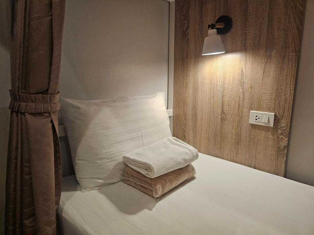 A Day inn Ranong Hostel - Quarto Quádruplo Com Banheiro Privativo