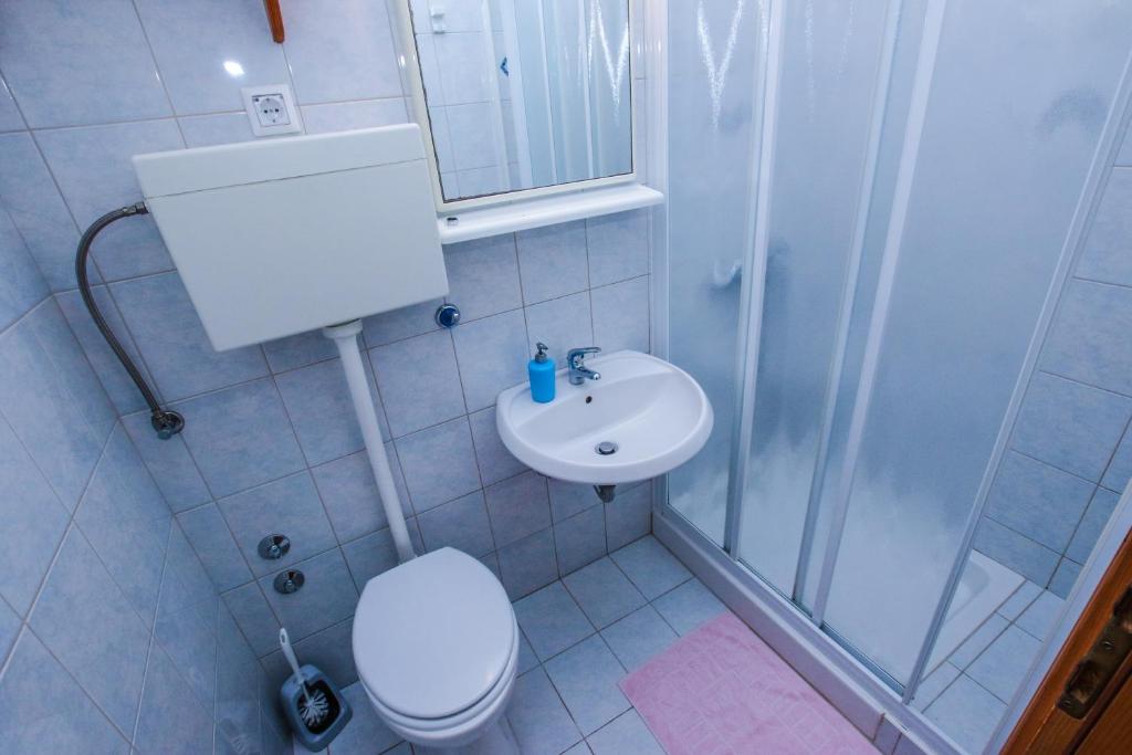 Koupelna v ubytování Apartments Ritoša