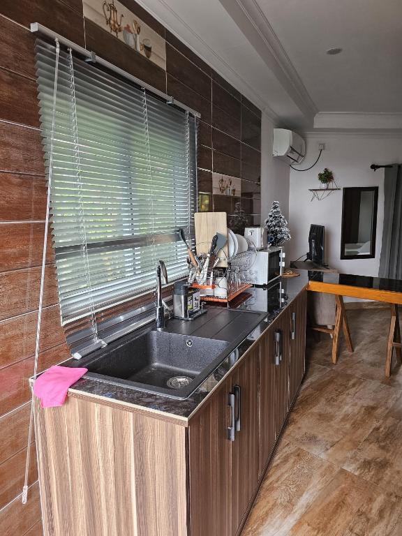 Kuchyň nebo kuchyňský kout v ubytování JP Self Catering