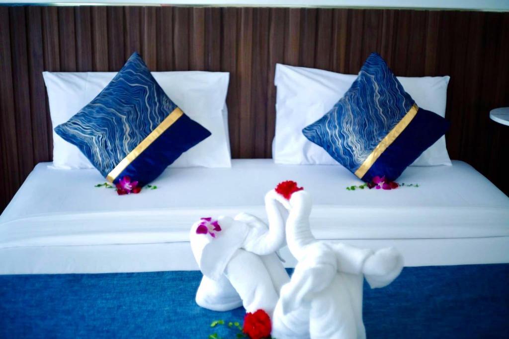 Three Trees Samui Resort - Sarocha Villa - 3