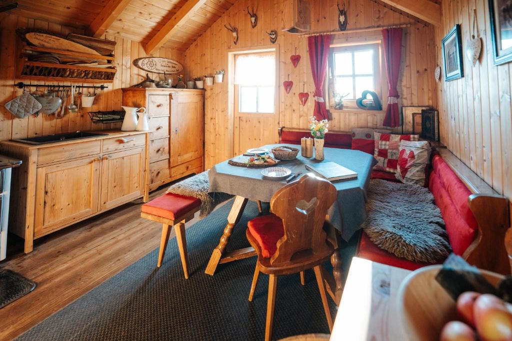 Kuchyň nebo kuchyňský kout v ubytování Unterkircher Chalet