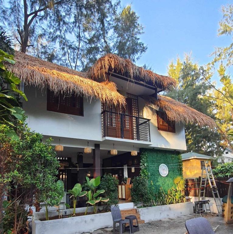 Happy hut retreat of Zambales